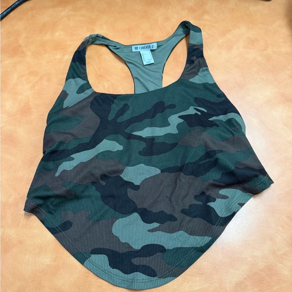 Forever 21 Camouflage Crop Top - Picture 1 of 4